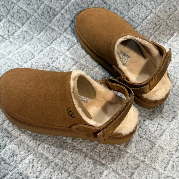 UGG Goldenstar Cozy Slipper/Clog - Picture 2 of 8